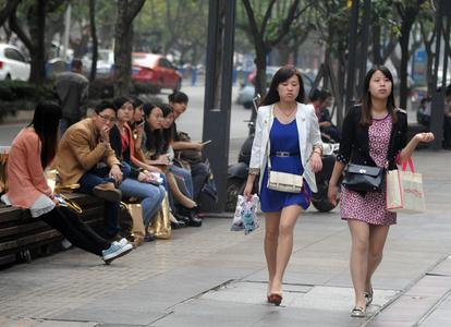 演员王姬做姥姥了！女婿是当红帅哥演员，亲家是央视名嘴